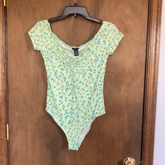 3/$12 Rue21 floral ribbed bodysuit with stretch L jr - Picture 12 of 17